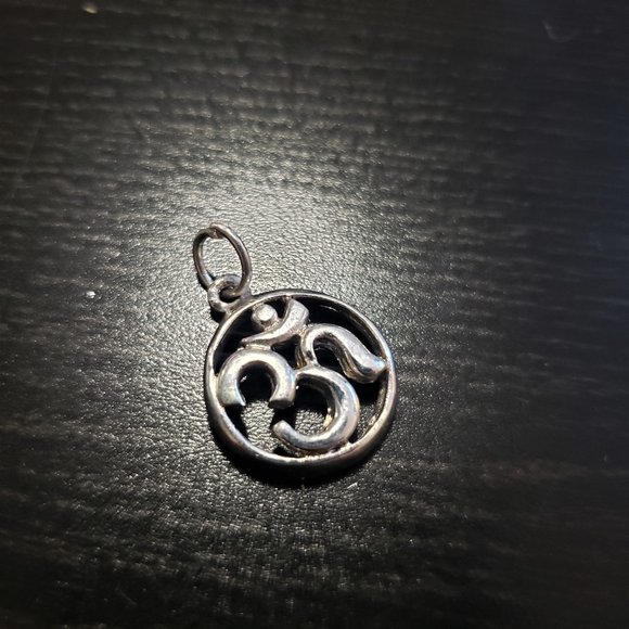 925 silver pendant in the shape of "OM" made in India. - Picture 3 of 5